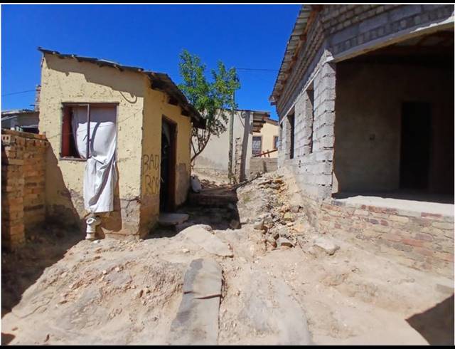 2 BEDROOM HOUSE FOR SALE IN OLIEVENHOUTBOSCH